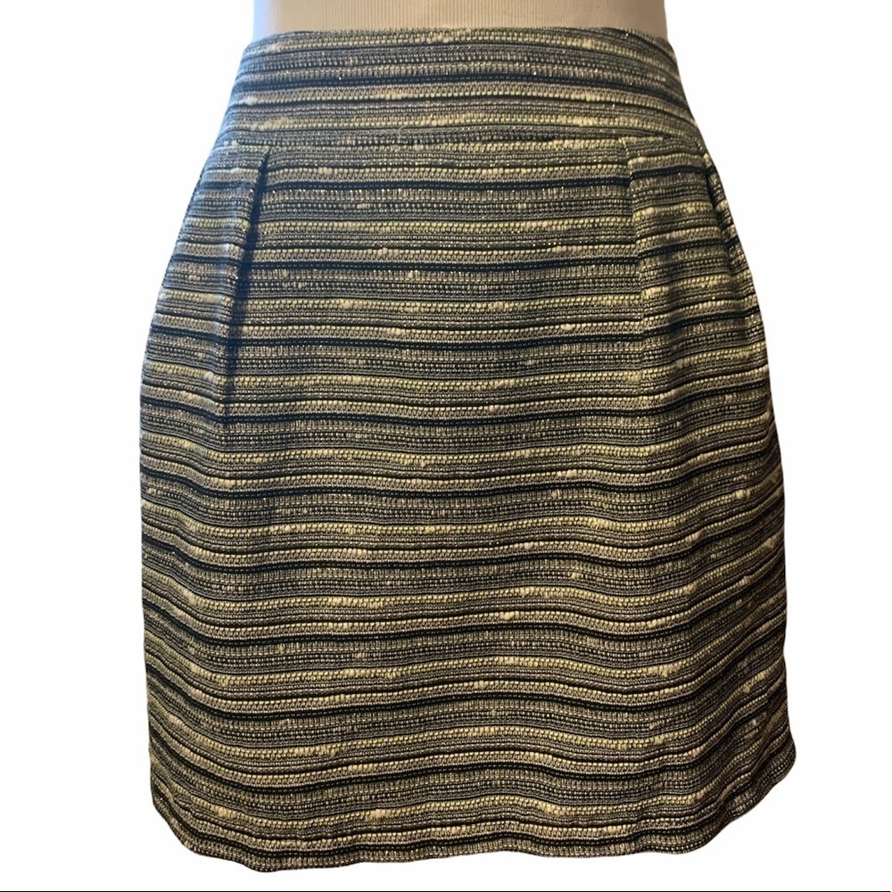 Mossimo fully lined skirt with golden metallic thread, back zip, size 6